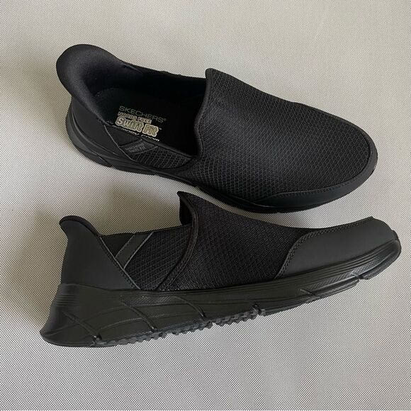 Skechers Black Swift Fit Hands Free Memory Foam Slip on Shoes Brand New Size 12 - Picture 2 of 9
